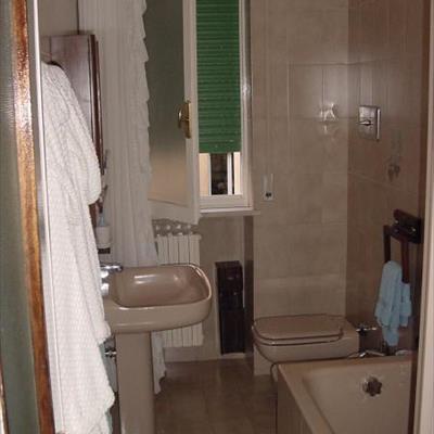 Ristrutturazione completa del bagno - stato iniziale 