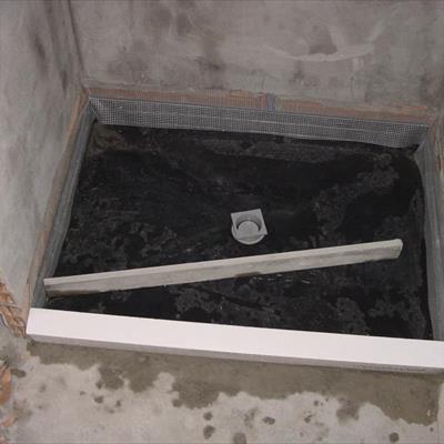 Ristrutturazione completa del bagno - predisposizione bacino doccia per piatto doccia in muratura 