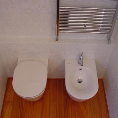 Ristrutturazione completa del bagno - Rifacimento totale bagno di servizio all’interno di un lavoro di ristrutturazione completa appartamento. 
Finiture alte
