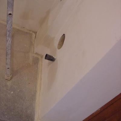 Altre ristrutturazioni parziali: bagno, cucina, taverna;
manutenzioni ad impianti idrotermosanitario
ed elettrico - lisciature gesso dettaglio foro areazione e chiave arresto
