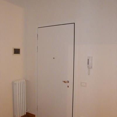 Ristrutturazione dell'appartamento in condominio e della singola unità immobiliare autonoma - porta blindata, lato interno 
